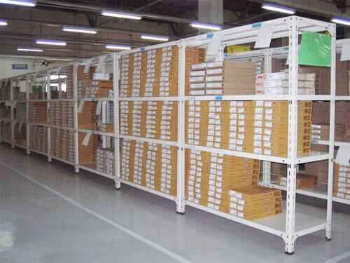 角（jiǎo）鋼貨架